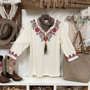 Beautiful Folk floral blouse w 3/4 sleeves w  prairie country shabby chic vibe